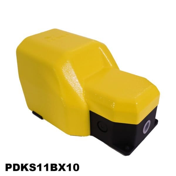 PEDAL DE PLASTICO AMARILLO UNICO 1NO+1NC CON PROTECCION METALICA SERIE PDK, (PDKS11BX10)
